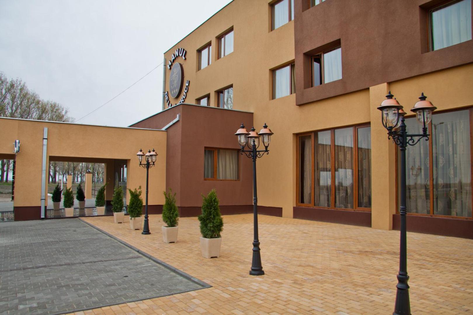 אראד Hotel Hanul De La Rascruce מראה חיצוני תמונה